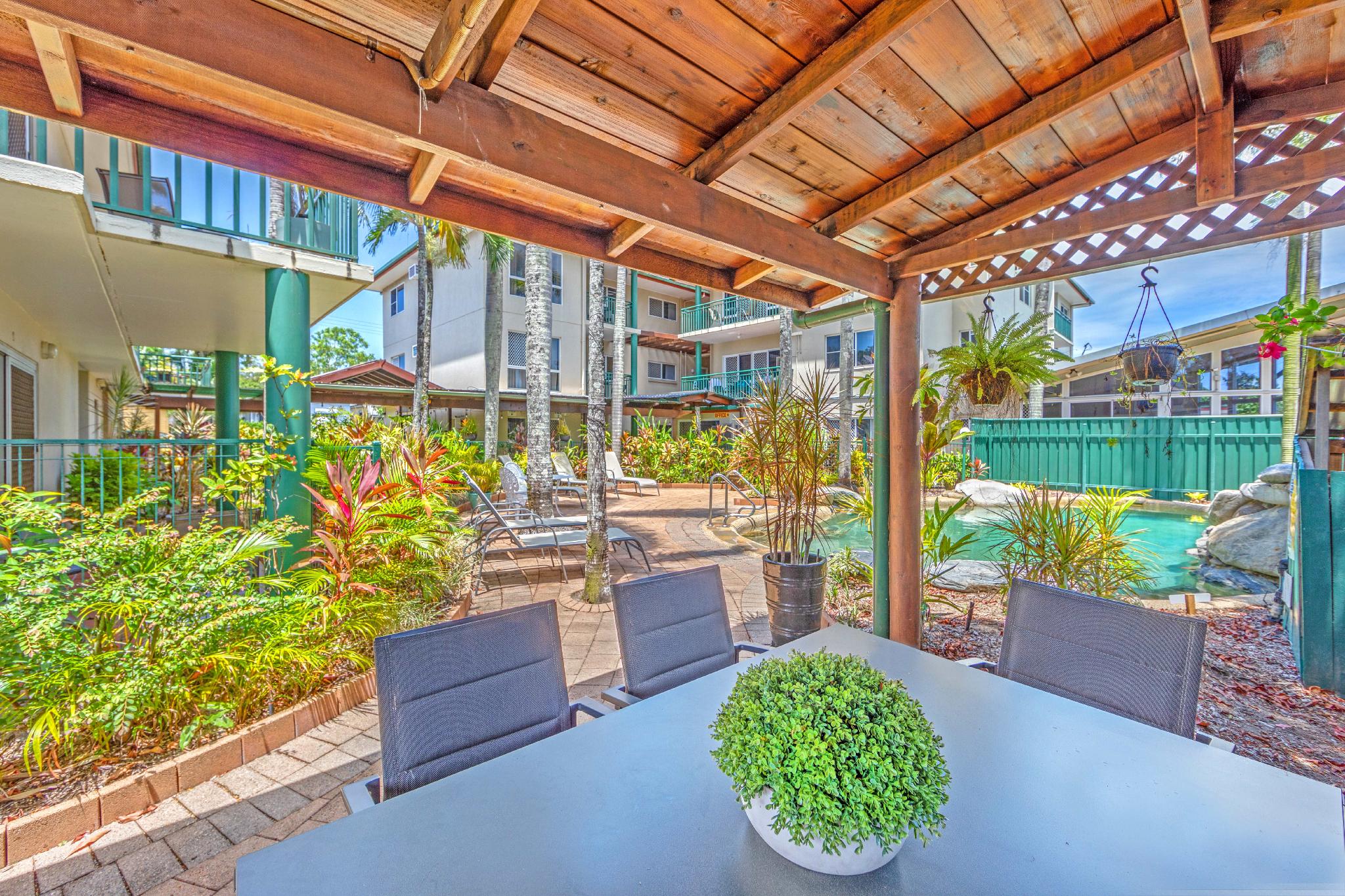 Ngoại cảnh khách sạn