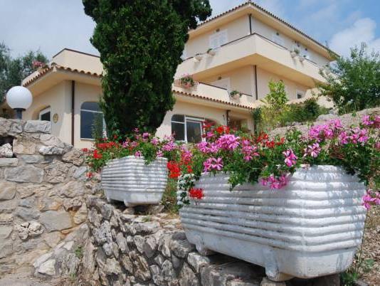 Ngoại cảnh khách sạn