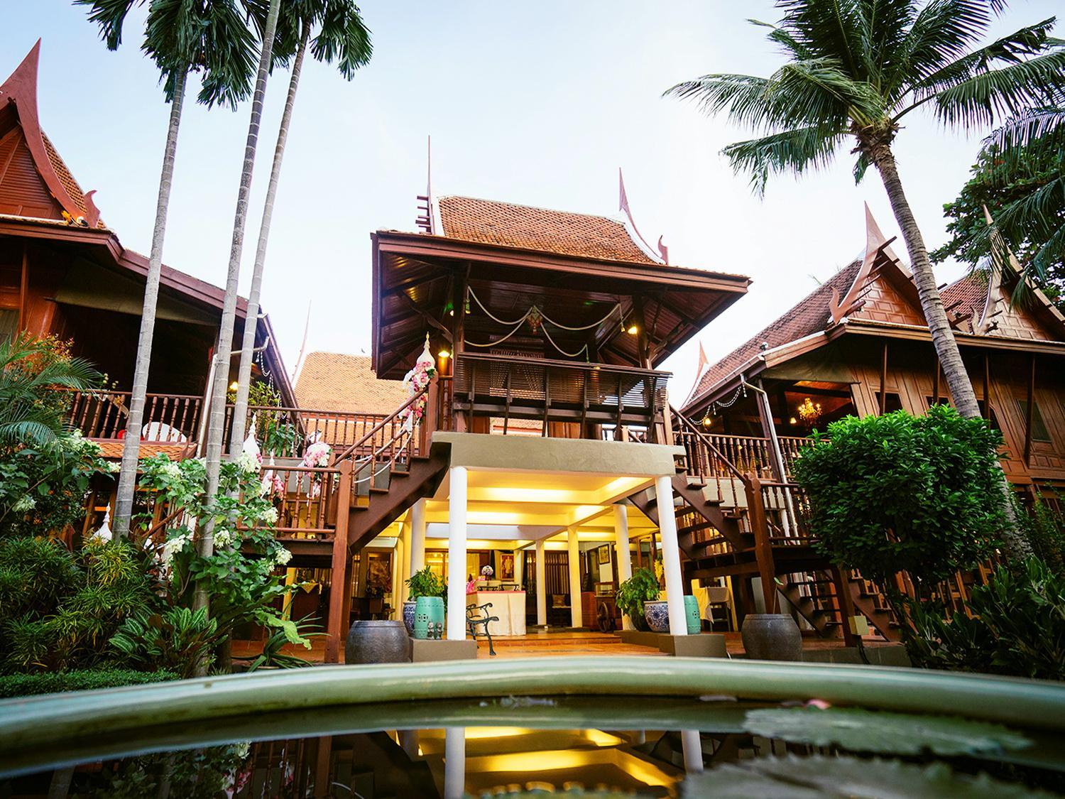 Ngoại cảnh khách sạn