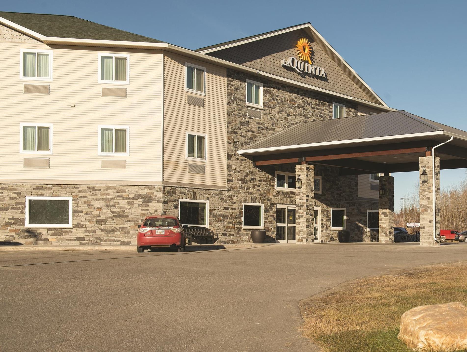 Ngoại cảnh khách sạn