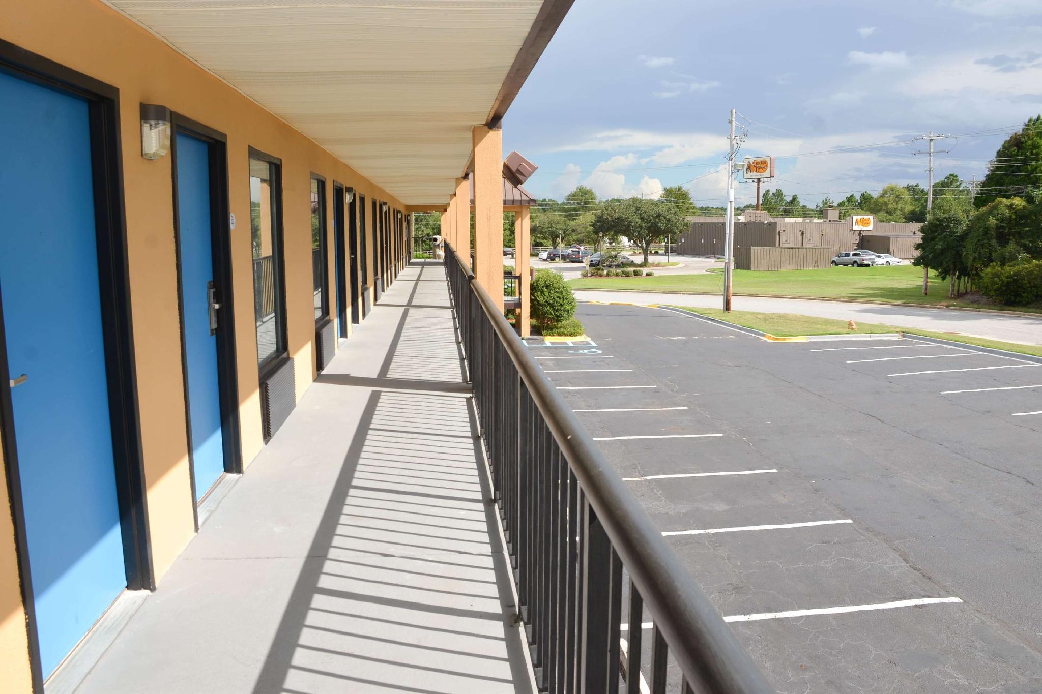 Ngoại cảnh khách sạn