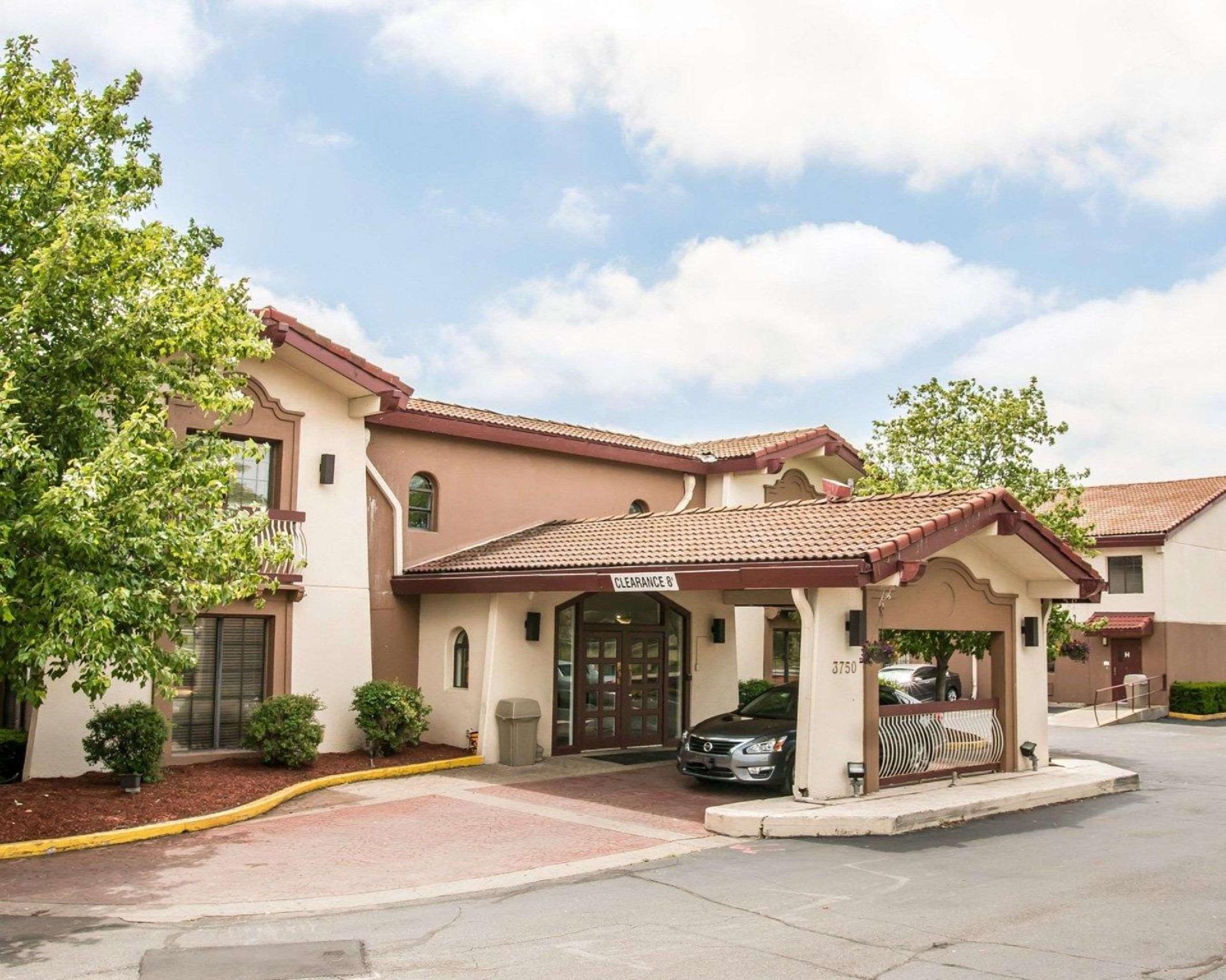 Ngoại cảnh khách sạn