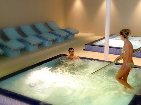 Bồn tắm nước nóng