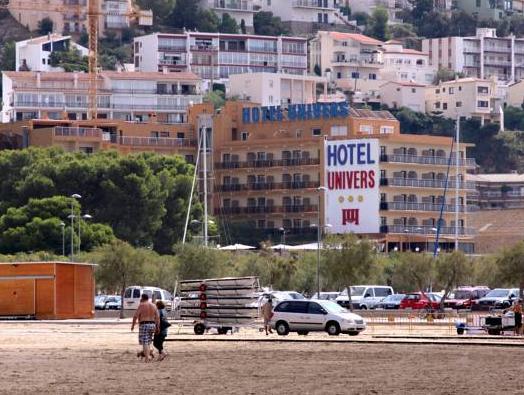 Ngoại cảnh khách sạn