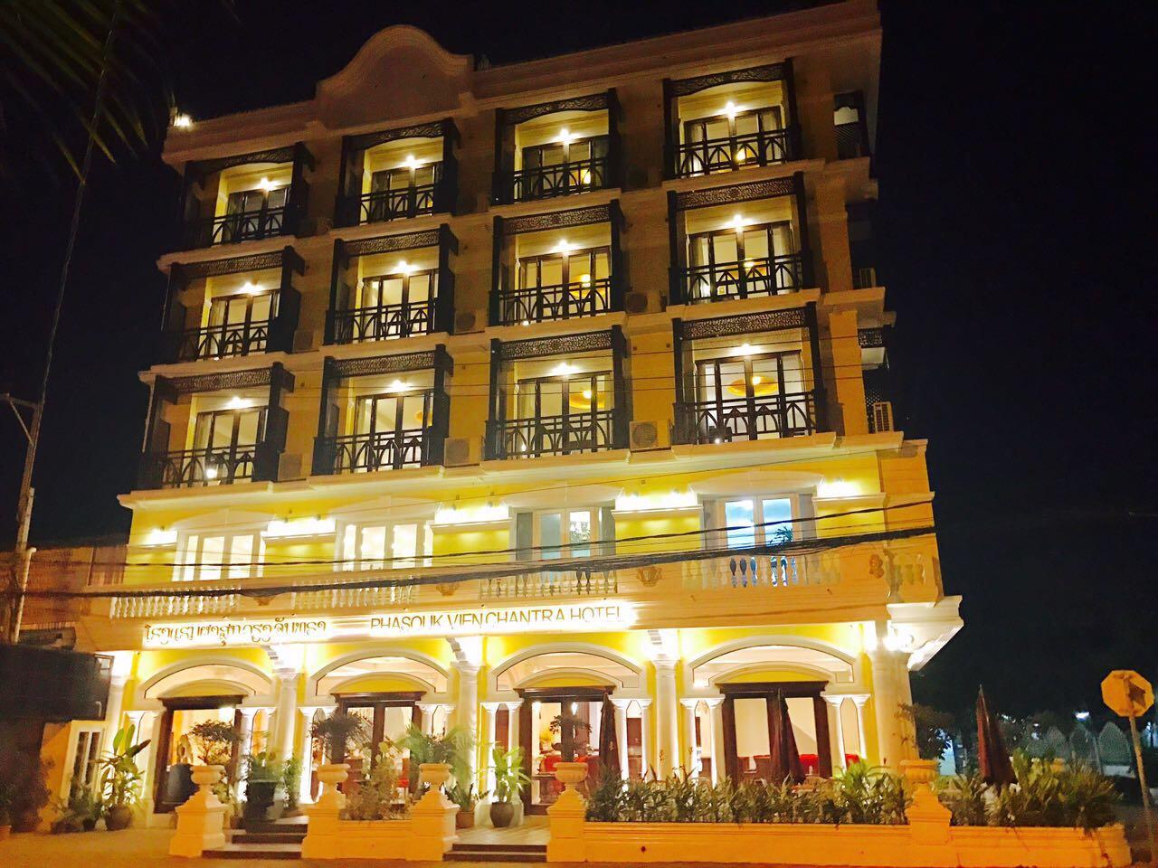 Ngoại cảnh khách sạn