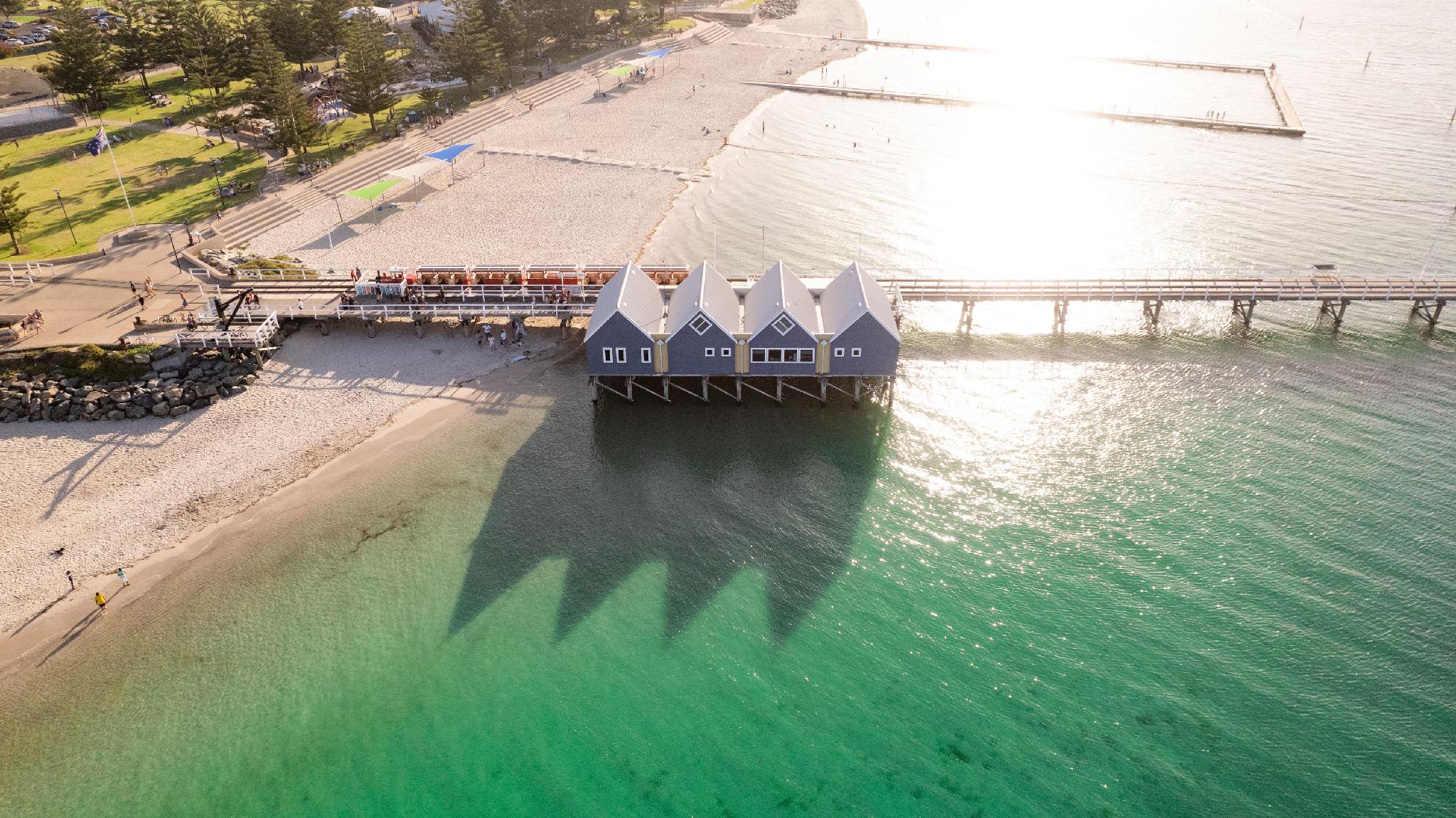 Khu vực xung quanh