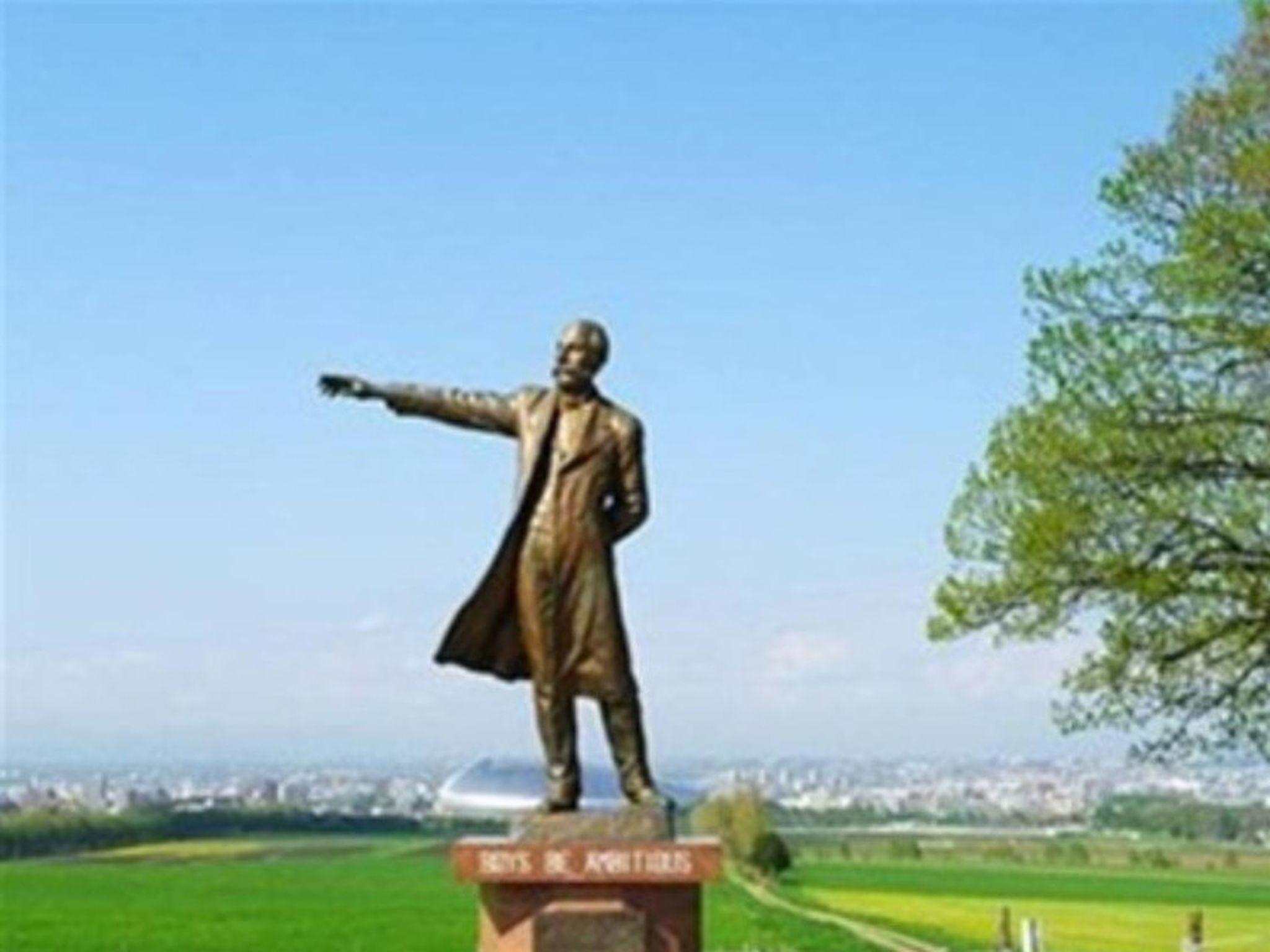 Khu vực xung quanh