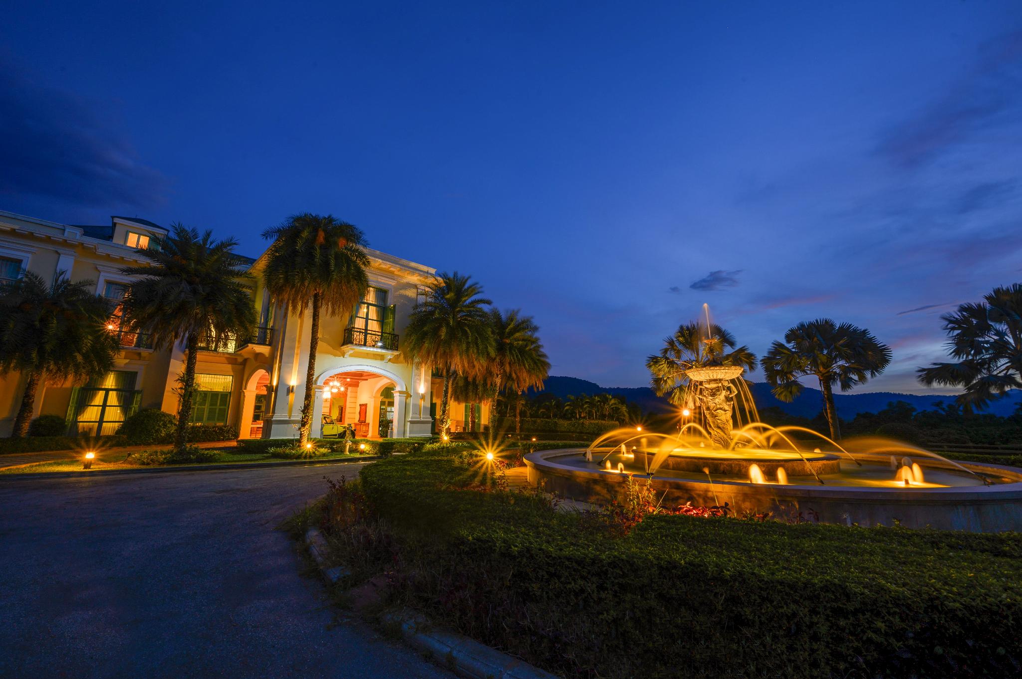 Khu vực xung quanh