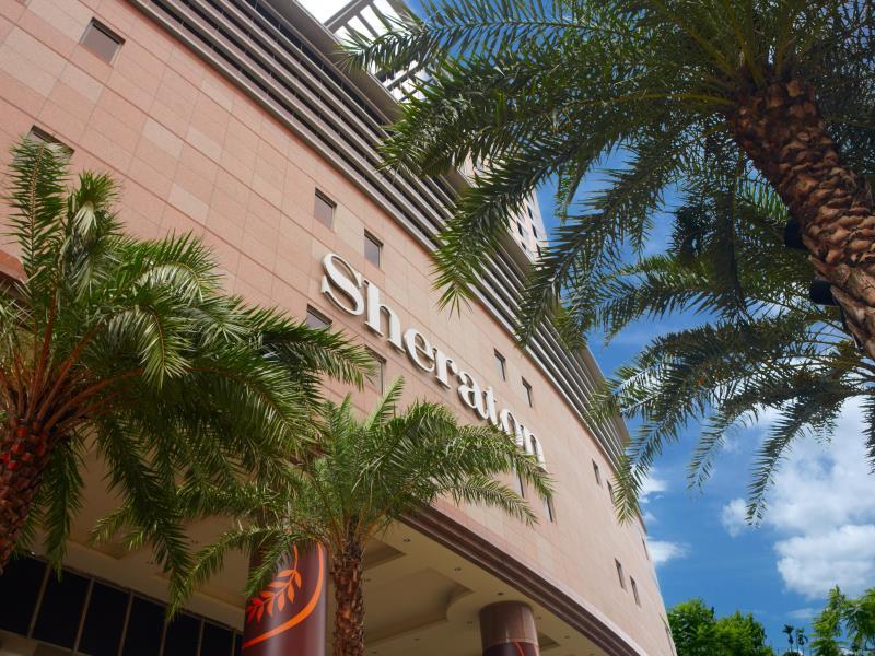 Ngoại cảnh khách sạn