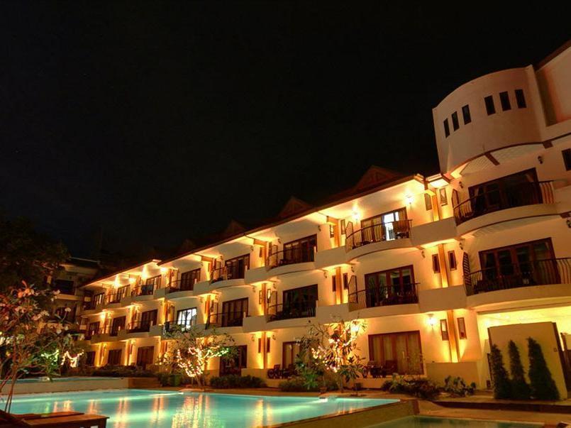 Ngoại cảnh khách sạn