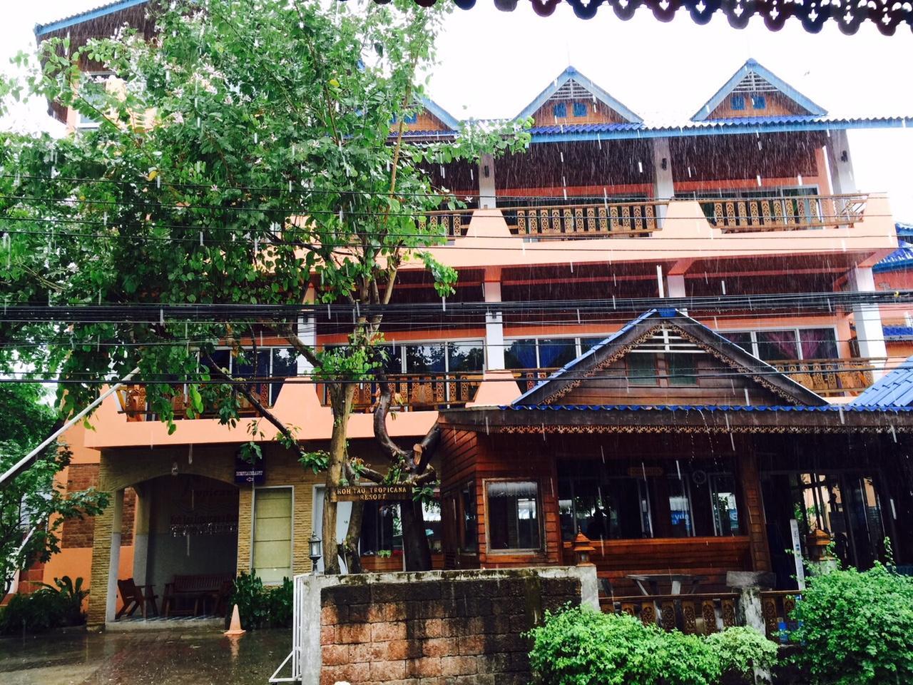 Ngoại cảnh khách sạn