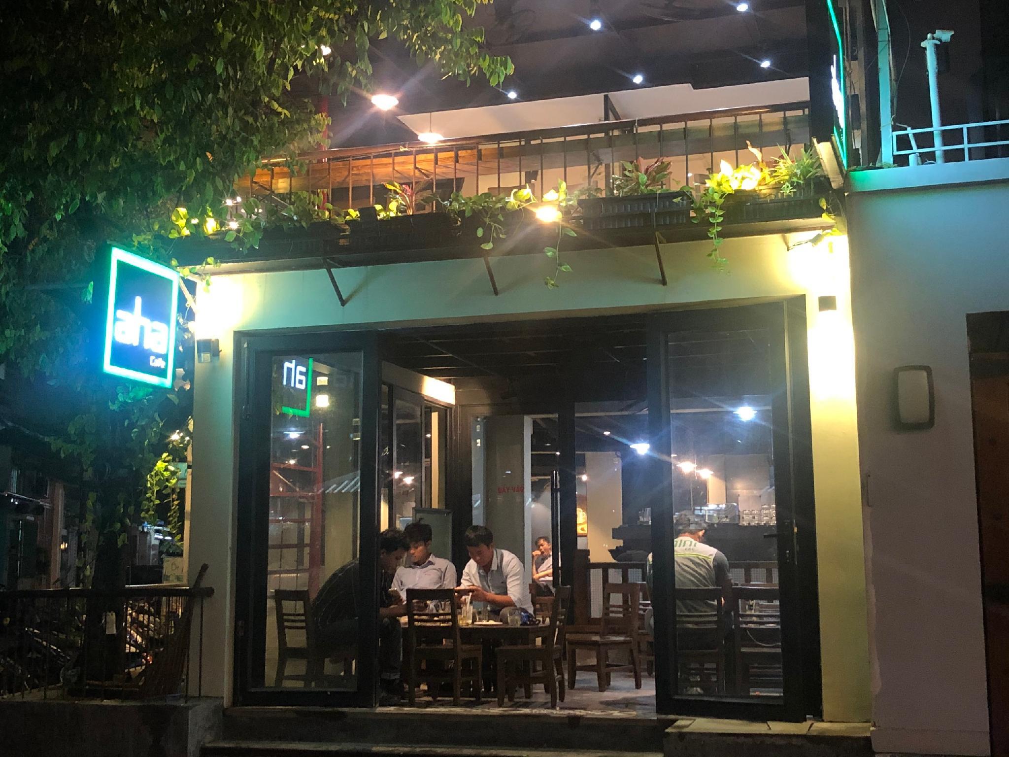 Khu vực xung quanh