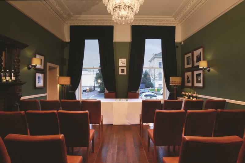 Trung tâm hội nghị