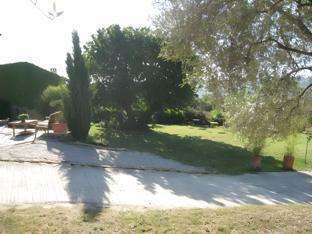 Khu vực xung quanh