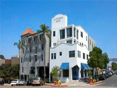 Ngoại cảnh khách sạn