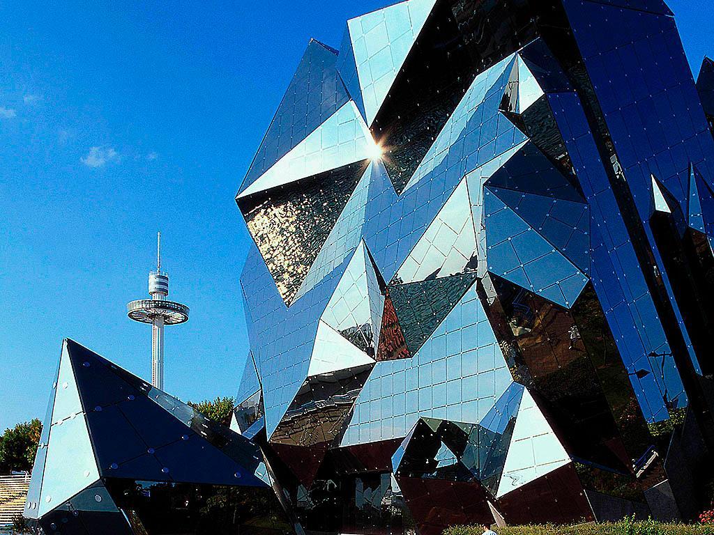 Khu vực xung quanh