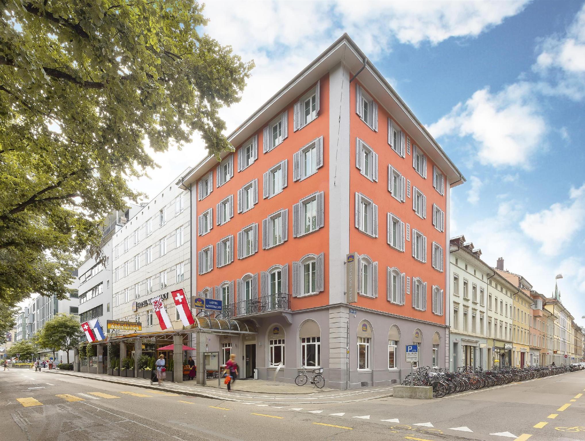 Ngoại cảnh khách sạn