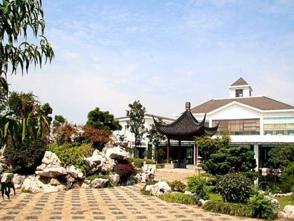 Ngoại cảnh khách sạn