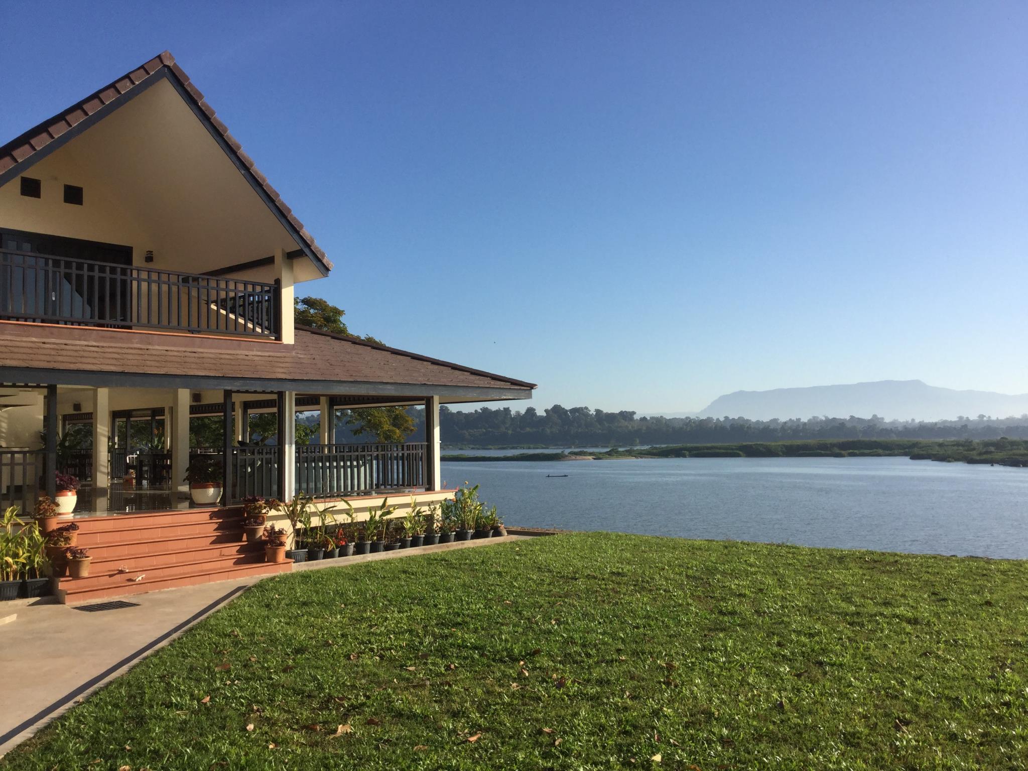 Ngoại cảnh khách sạn