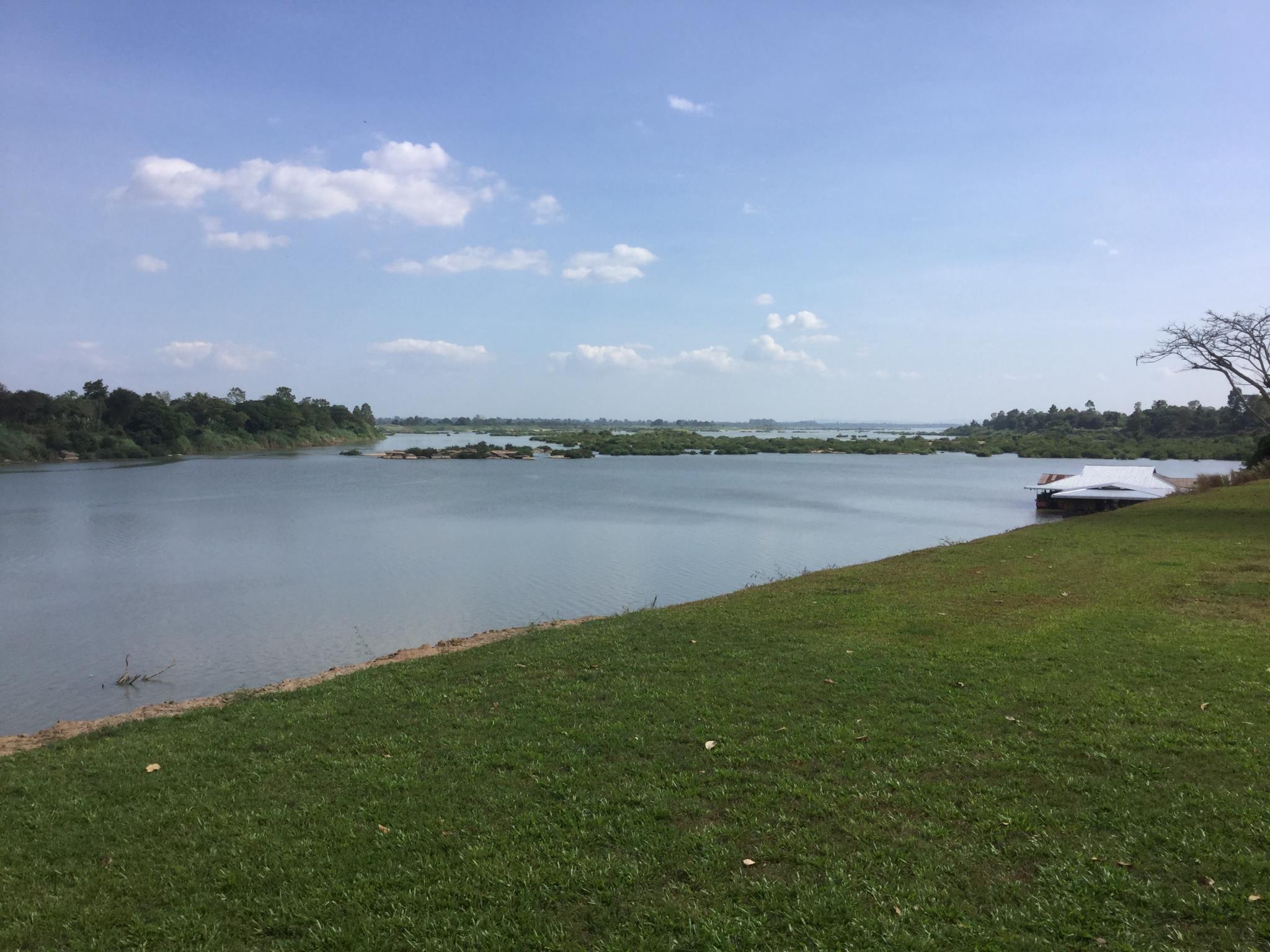 Khu vực xung quanh