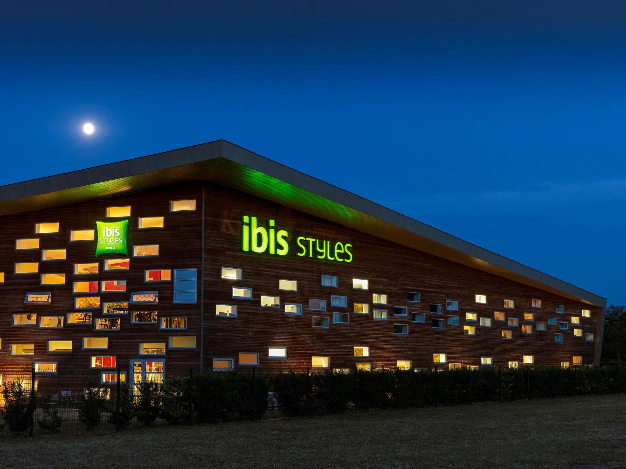 Ngoại cảnh khách sạn