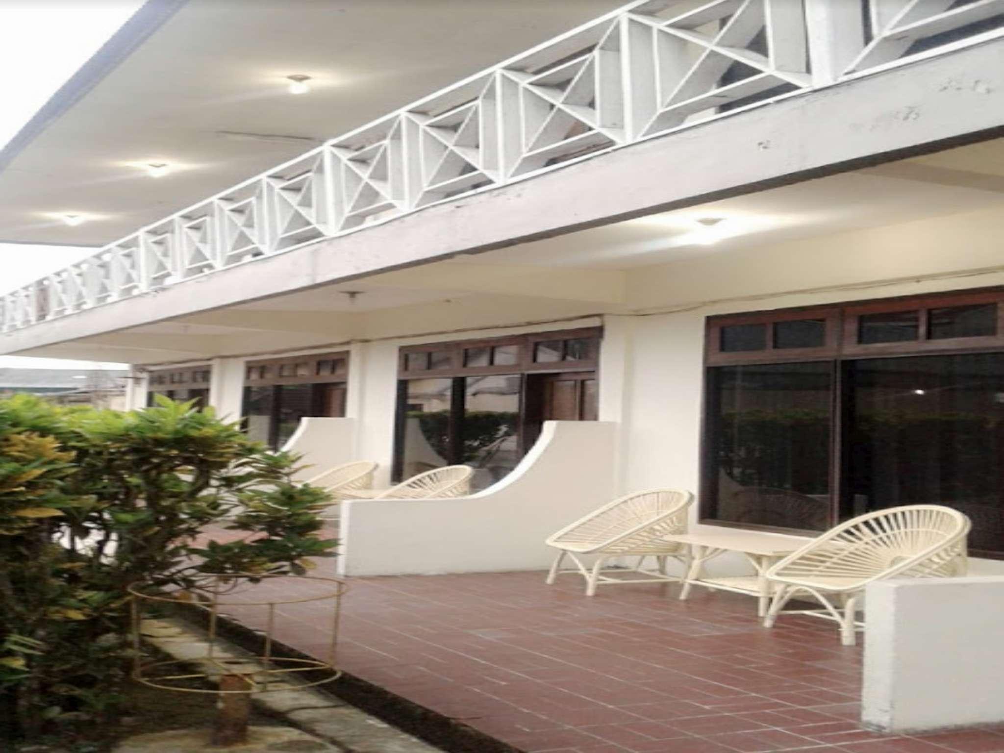 Ngoại cảnh khách sạn