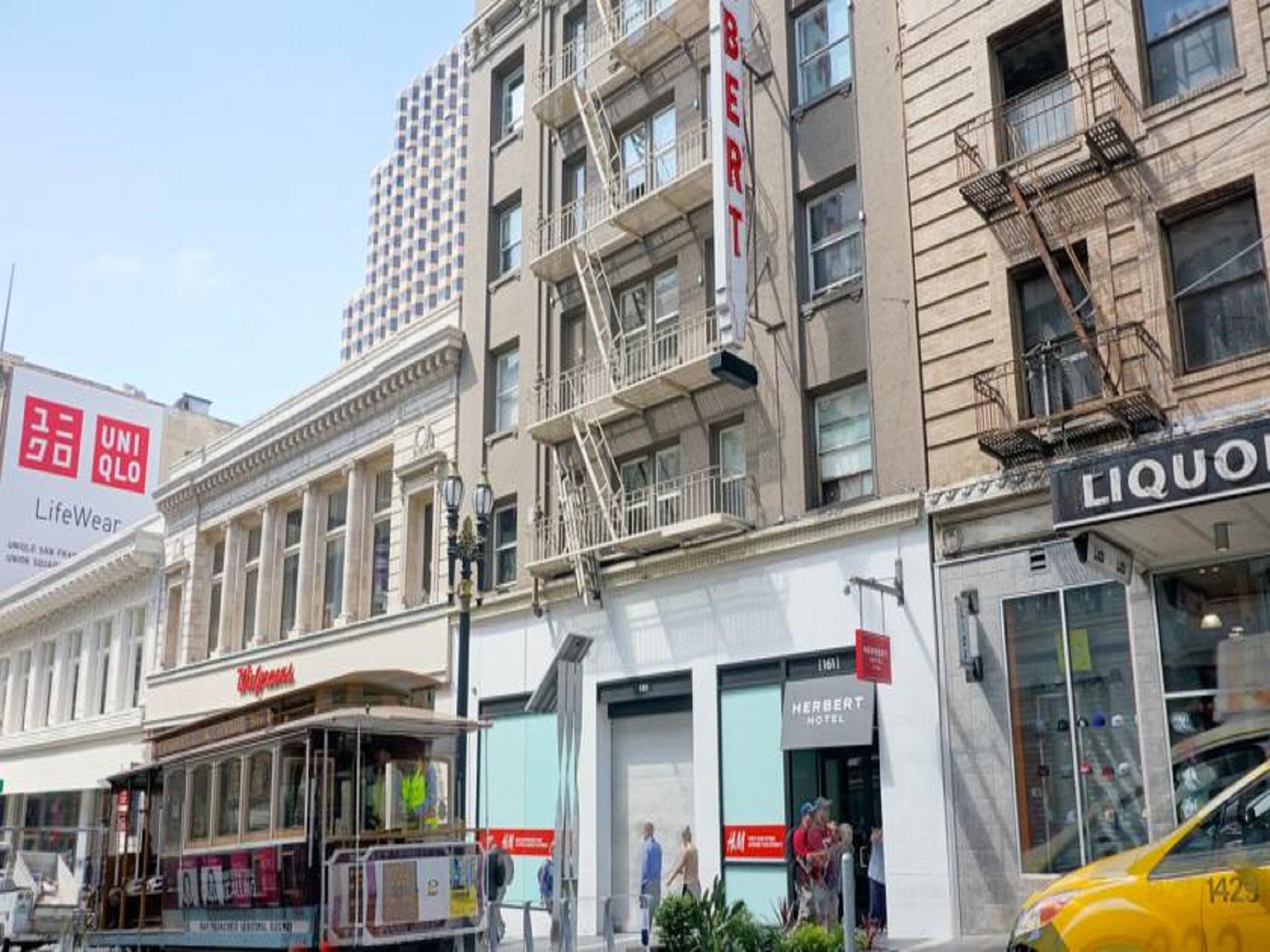 Ngoại cảnh khách sạn