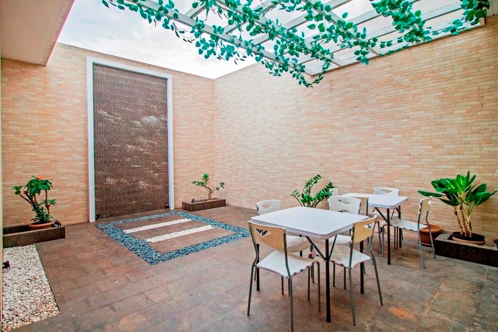 Ngoại cảnh khách sạn