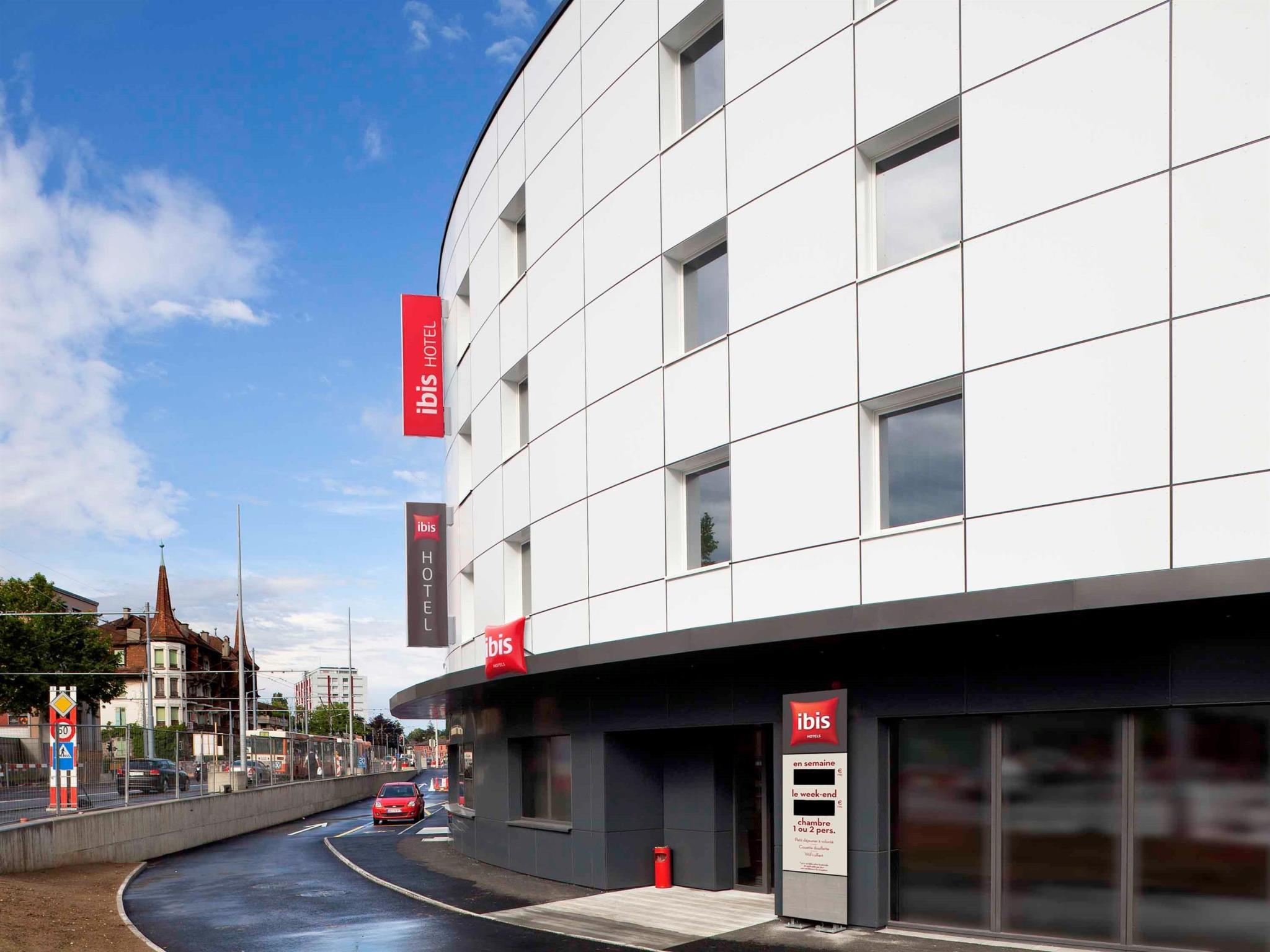 Ngoại cảnh khách sạn