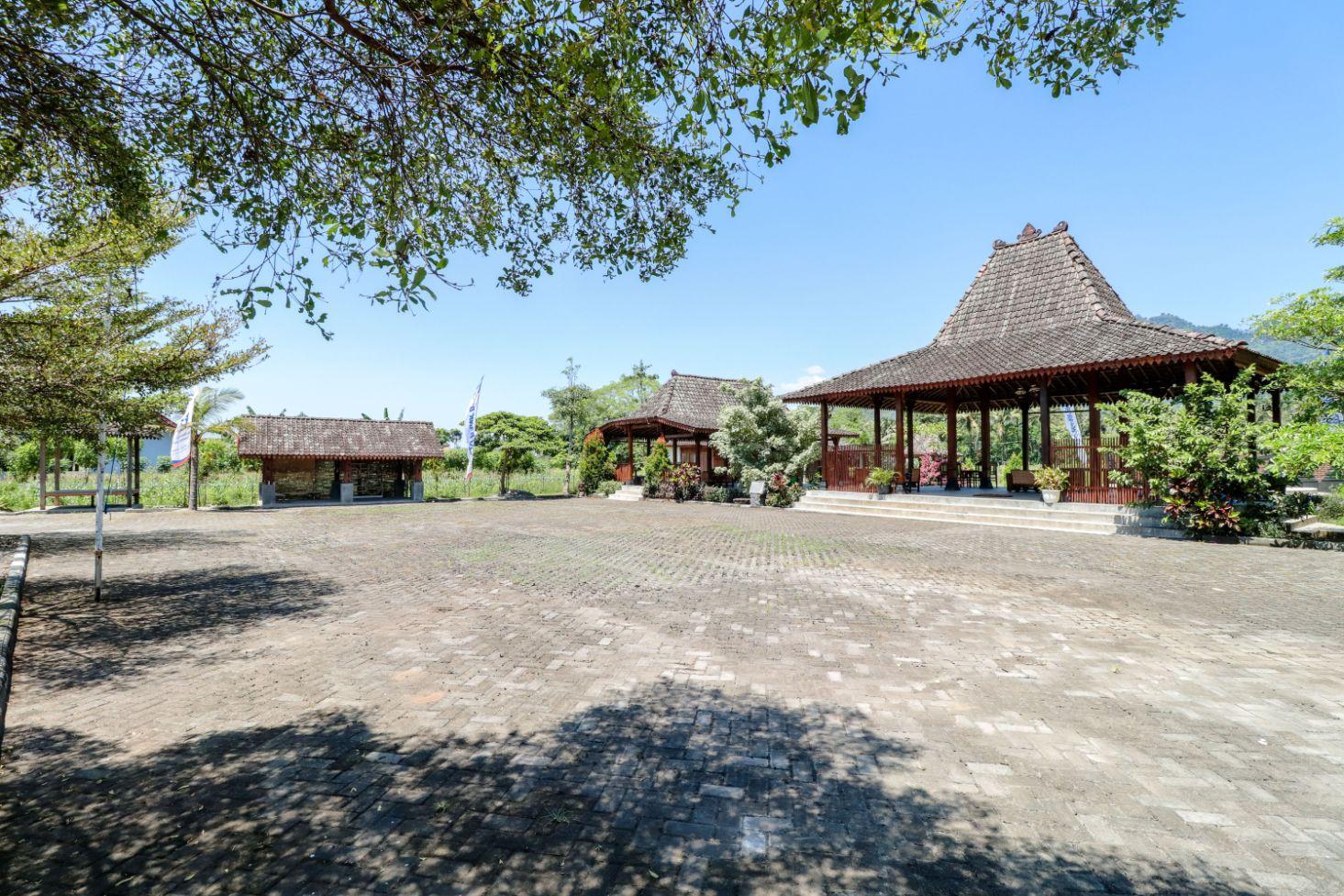 Ngoại cảnh khách sạn