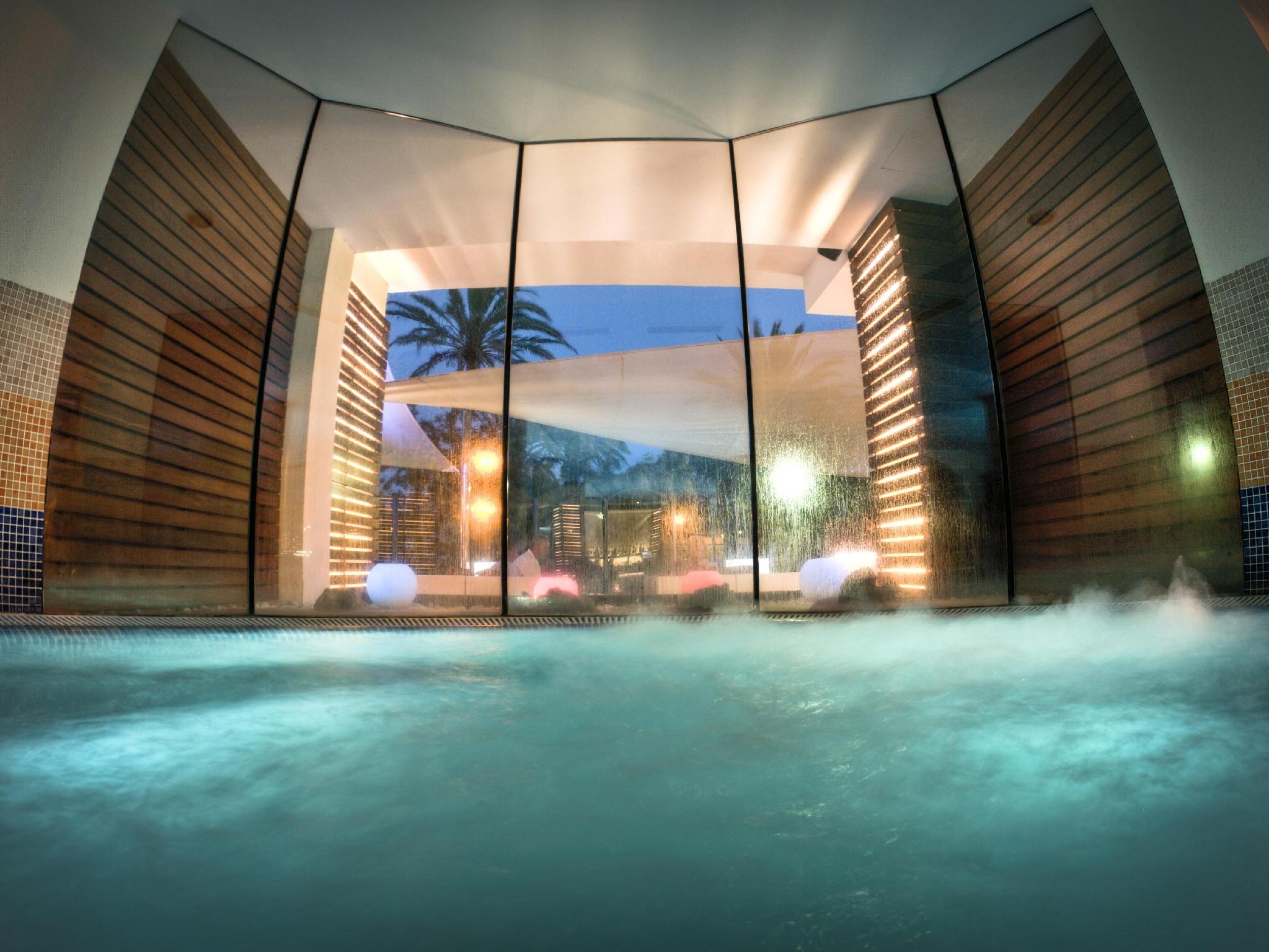 Bồn tắm nước nóng