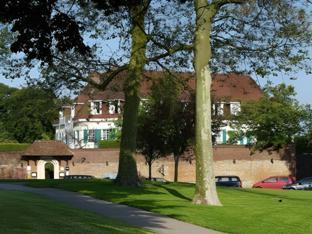 Ngoại cảnh khách sạn