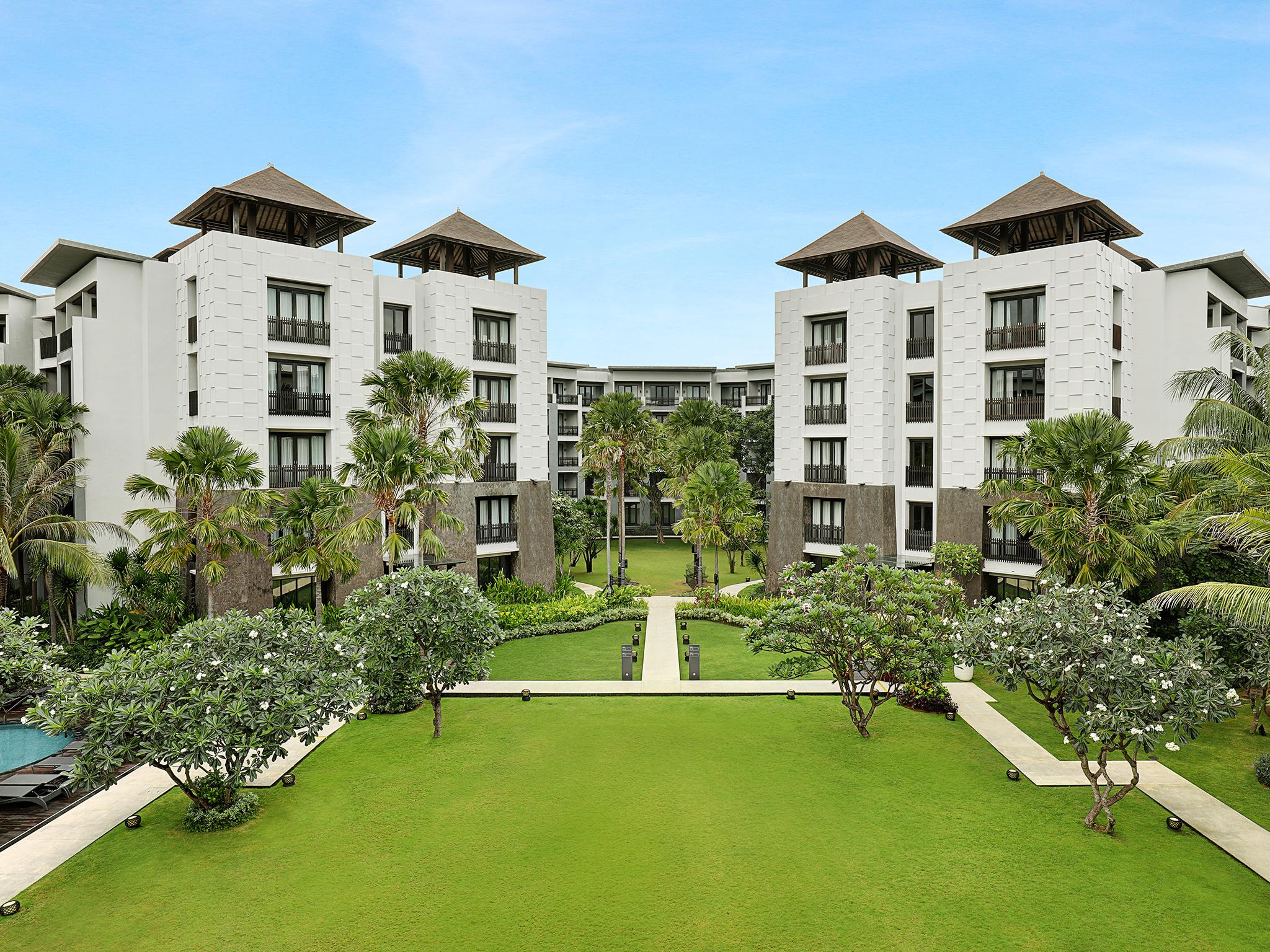 Ngoại cảnh khách sạn