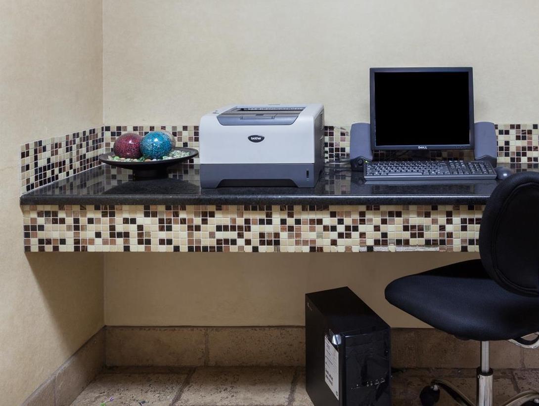 Trung tâm hội nghị