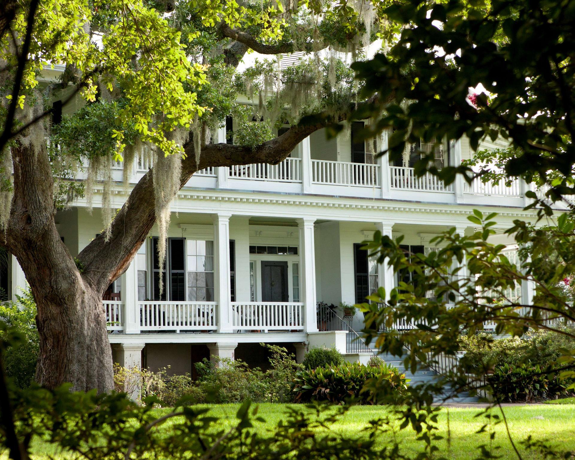 Nơi tham quan gần đây