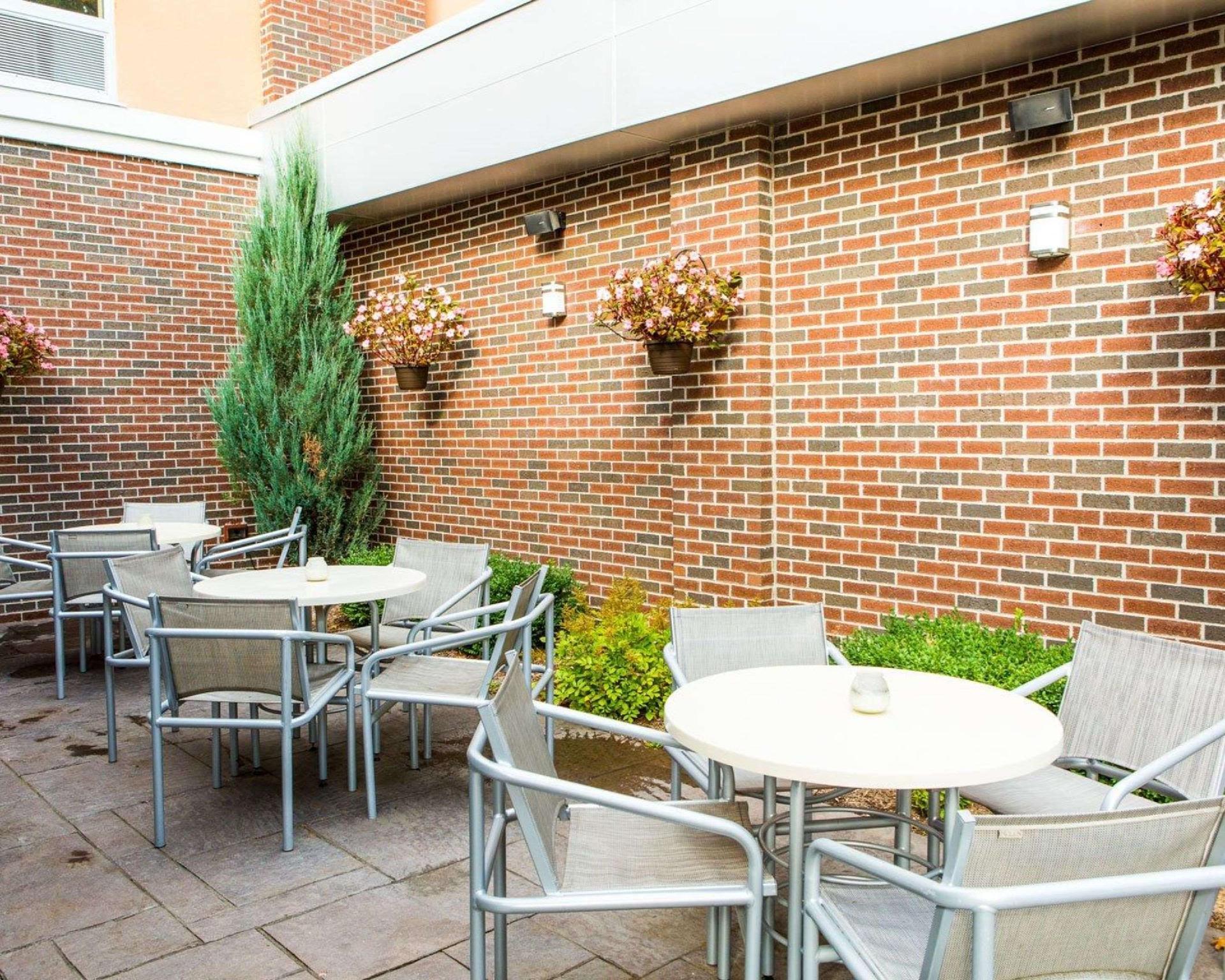 Ngoại cảnh khách sạn