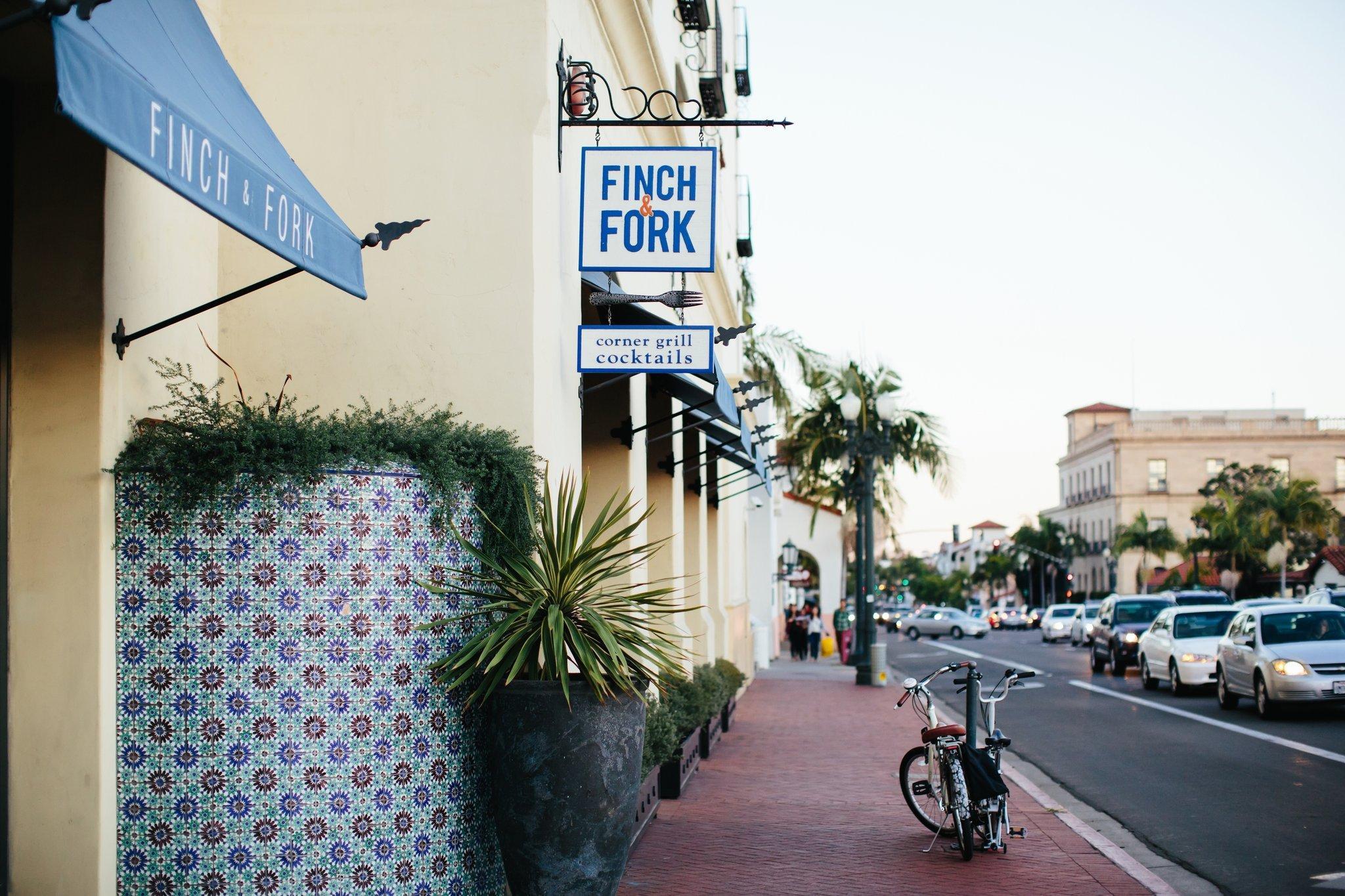 Khu vực xung quanh