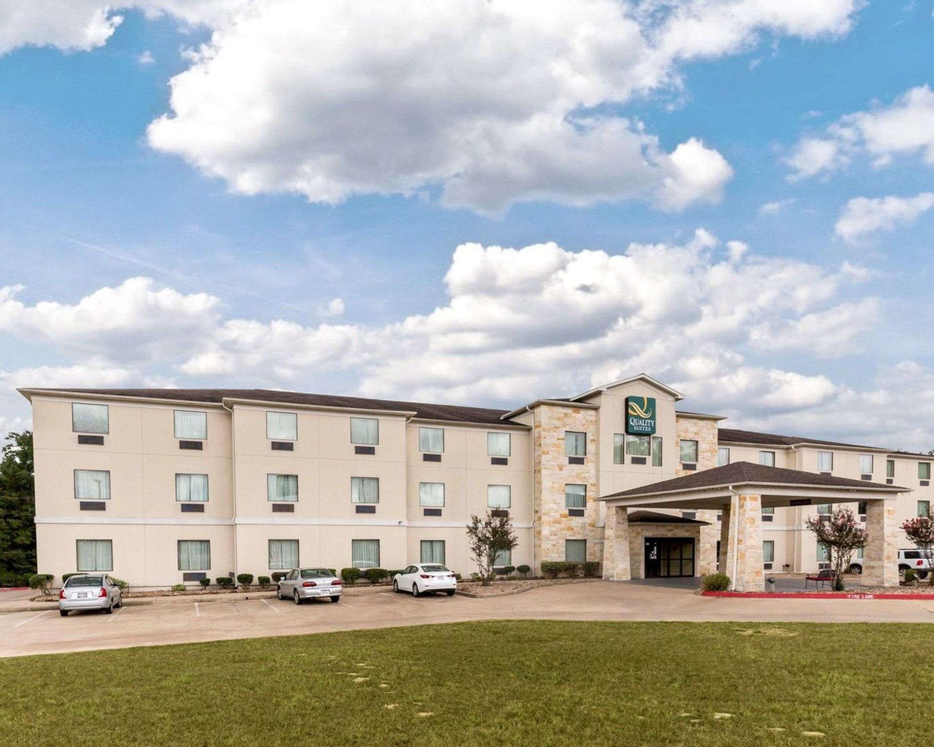 Ngoại cảnh khách sạn