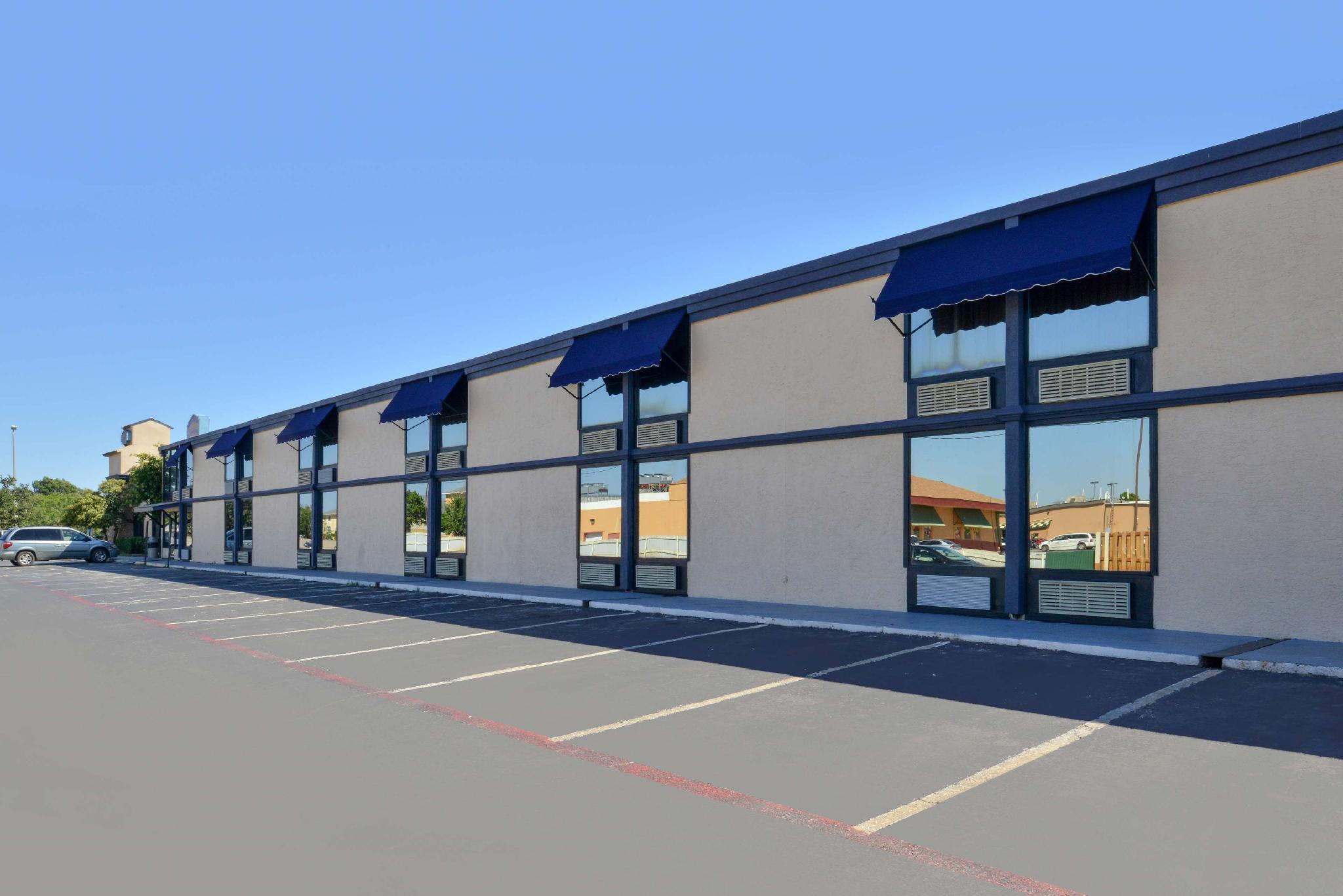 Ngoại cảnh khách sạn