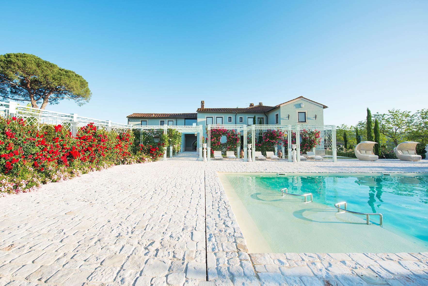 Ngoại cảnh khách sạn