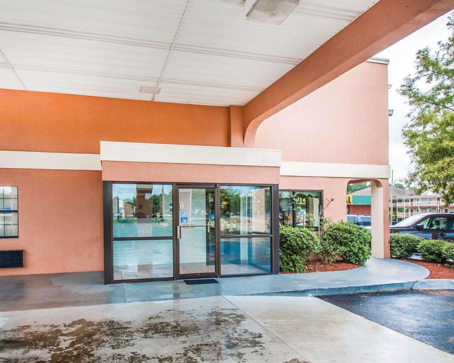 Ngoại cảnh khách sạn