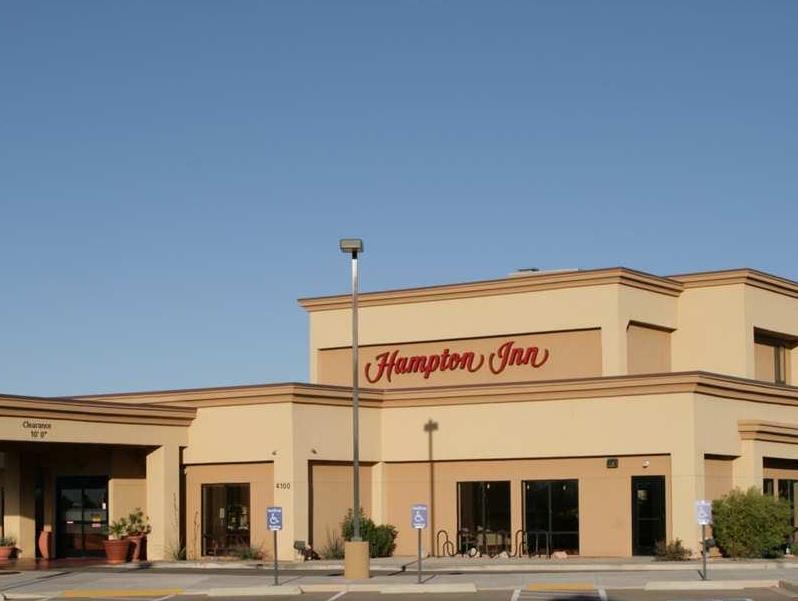 Ngoại cảnh khách sạn