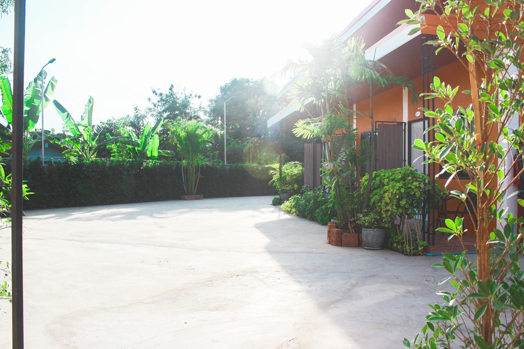 Khu vực xung quanh