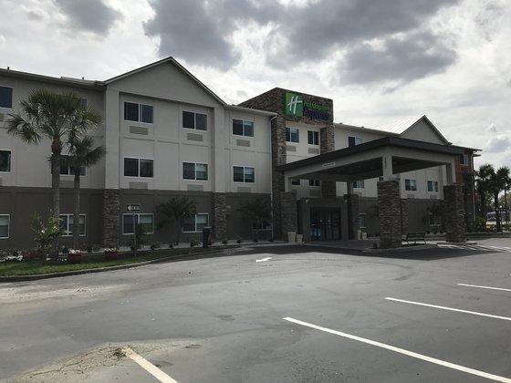 Ngoại cảnh khách sạn