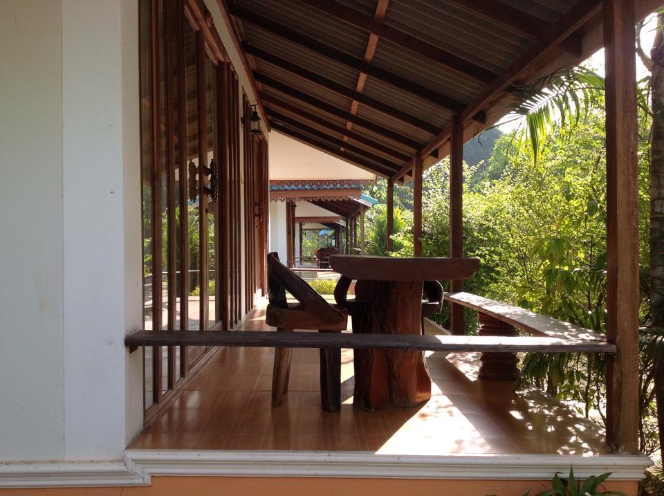 Ngoại cảnh khách sạn