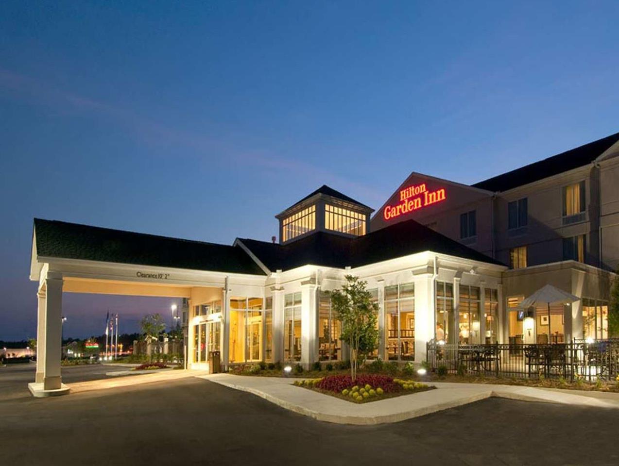 Ngoại cảnh khách sạn