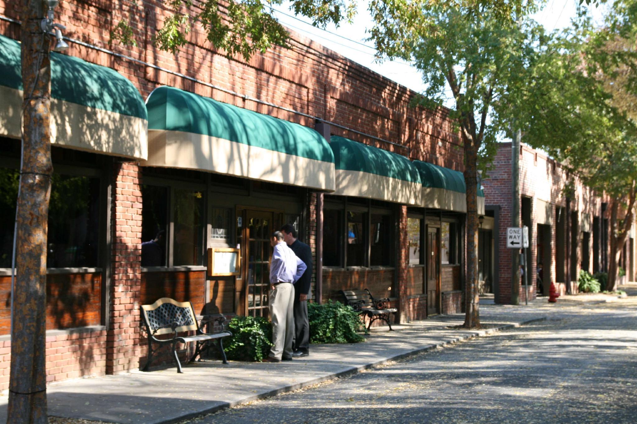 Khu vực xung quanh