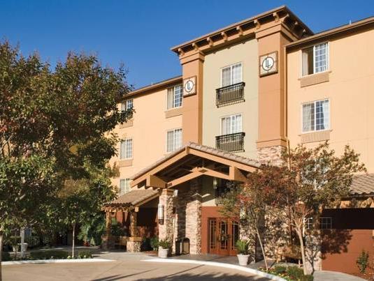 Ngoại cảnh khách sạn