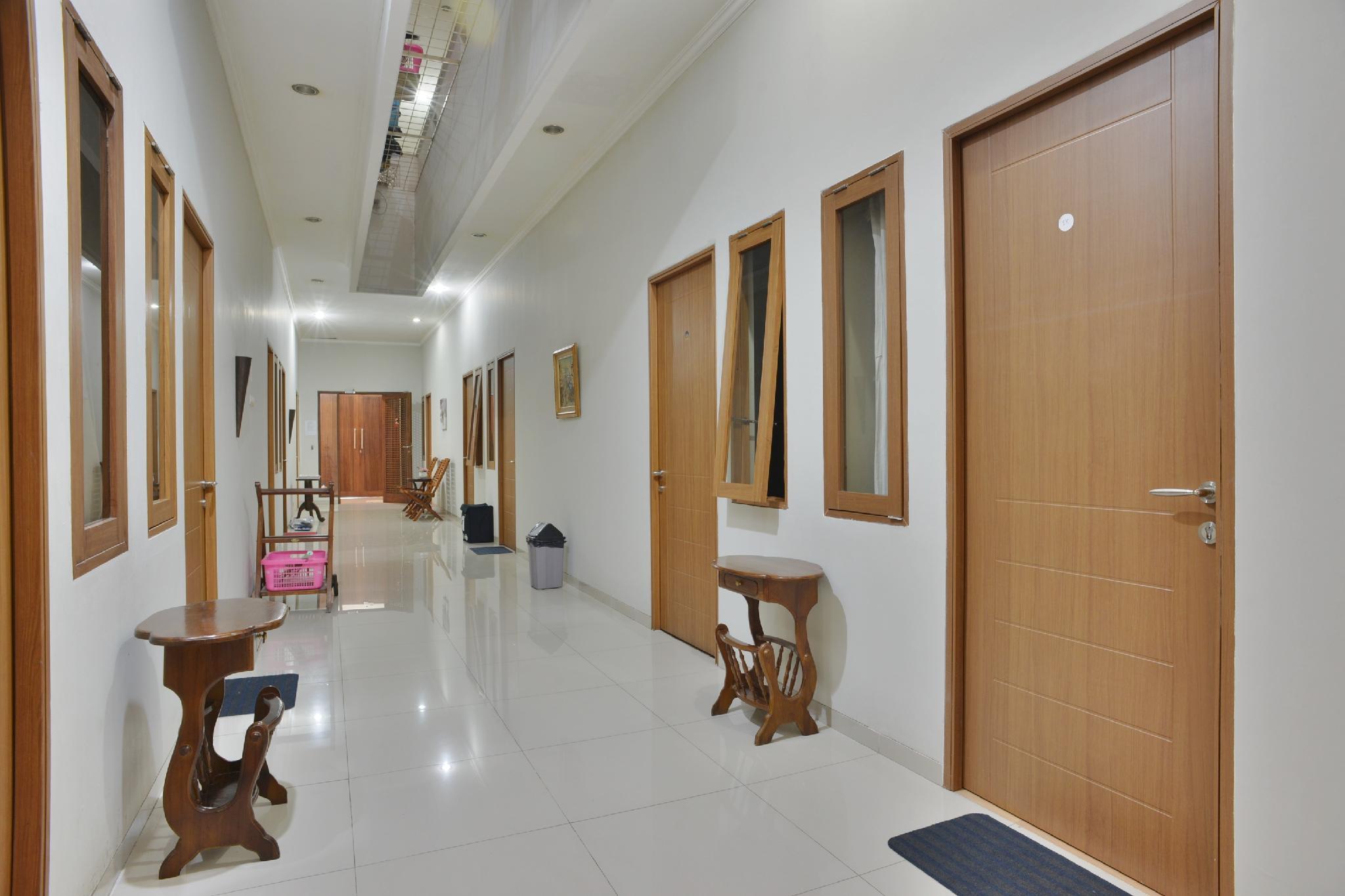 Khu vực xung quanh