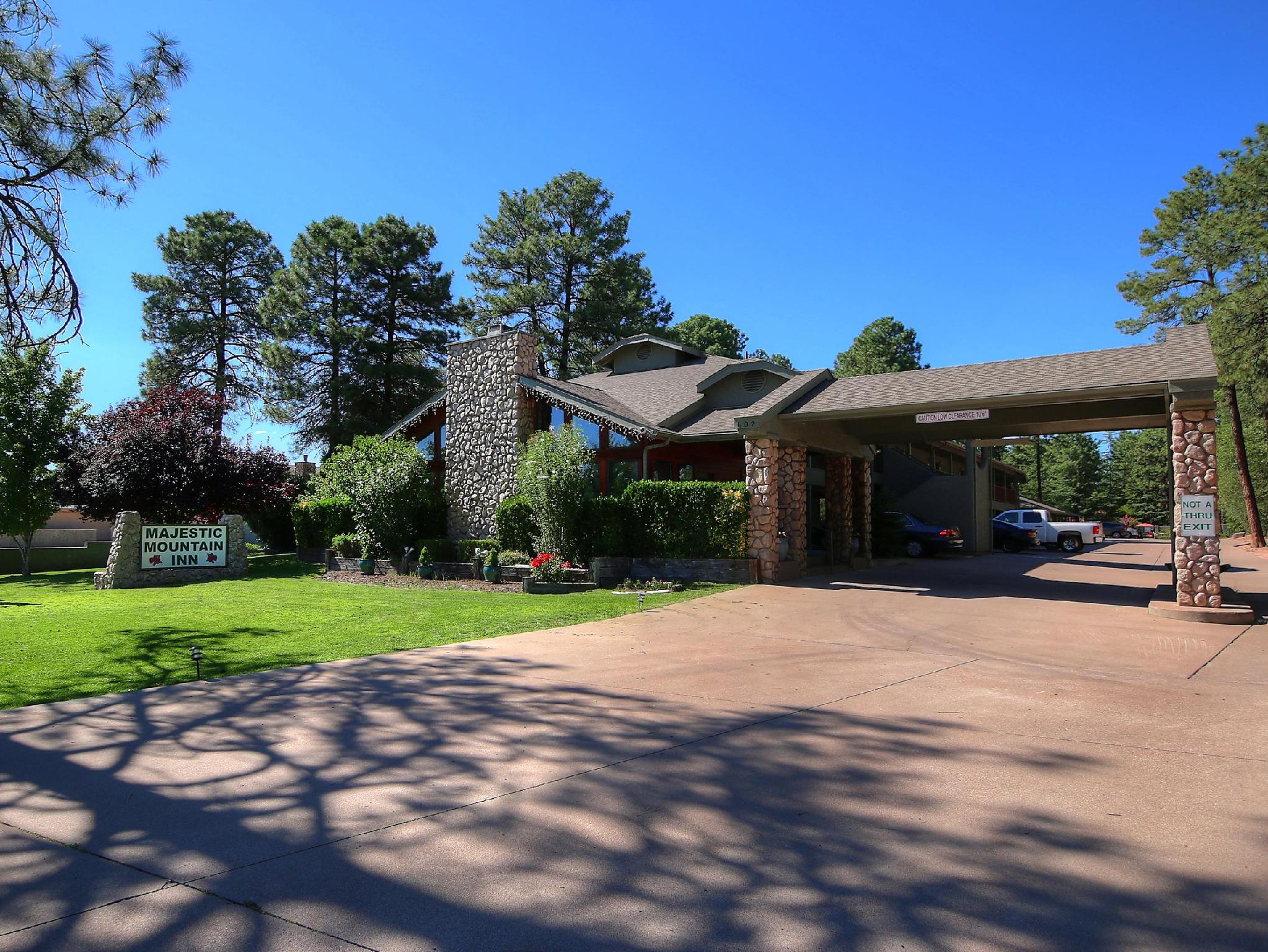 Ngoại cảnh khách sạn